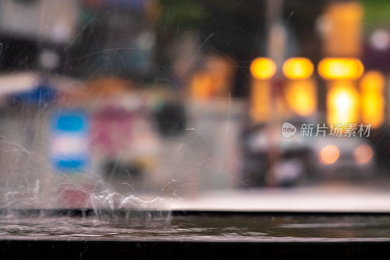 越南胡志明/西贡下猫狗雨